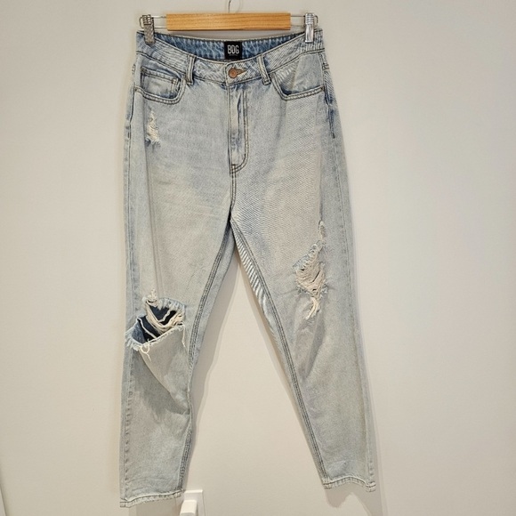 BDG Distressed High Rise Mom Jean 27 Light Wash - Picture 3 of 13